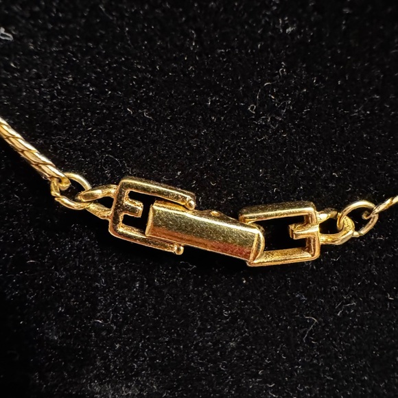 Givenchy Elegant Gold Necklace with Clear Gem - Picture 5 of 7
